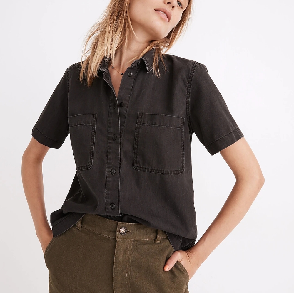 Madewell Denim Short-Sleeve Button-Up Shirt in Lunar Wash